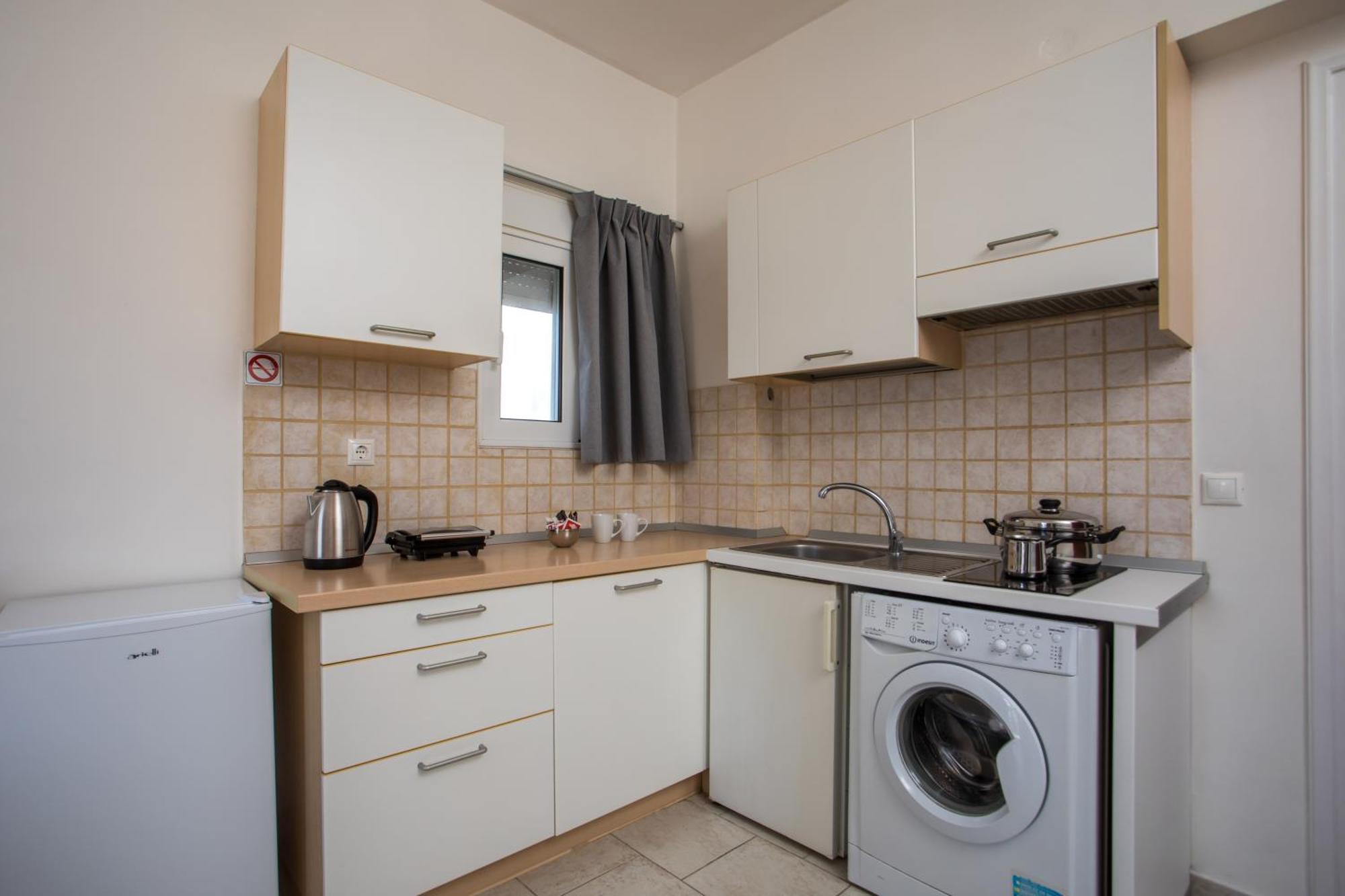 Economisa Apartments Ялисос Екстериор снимка