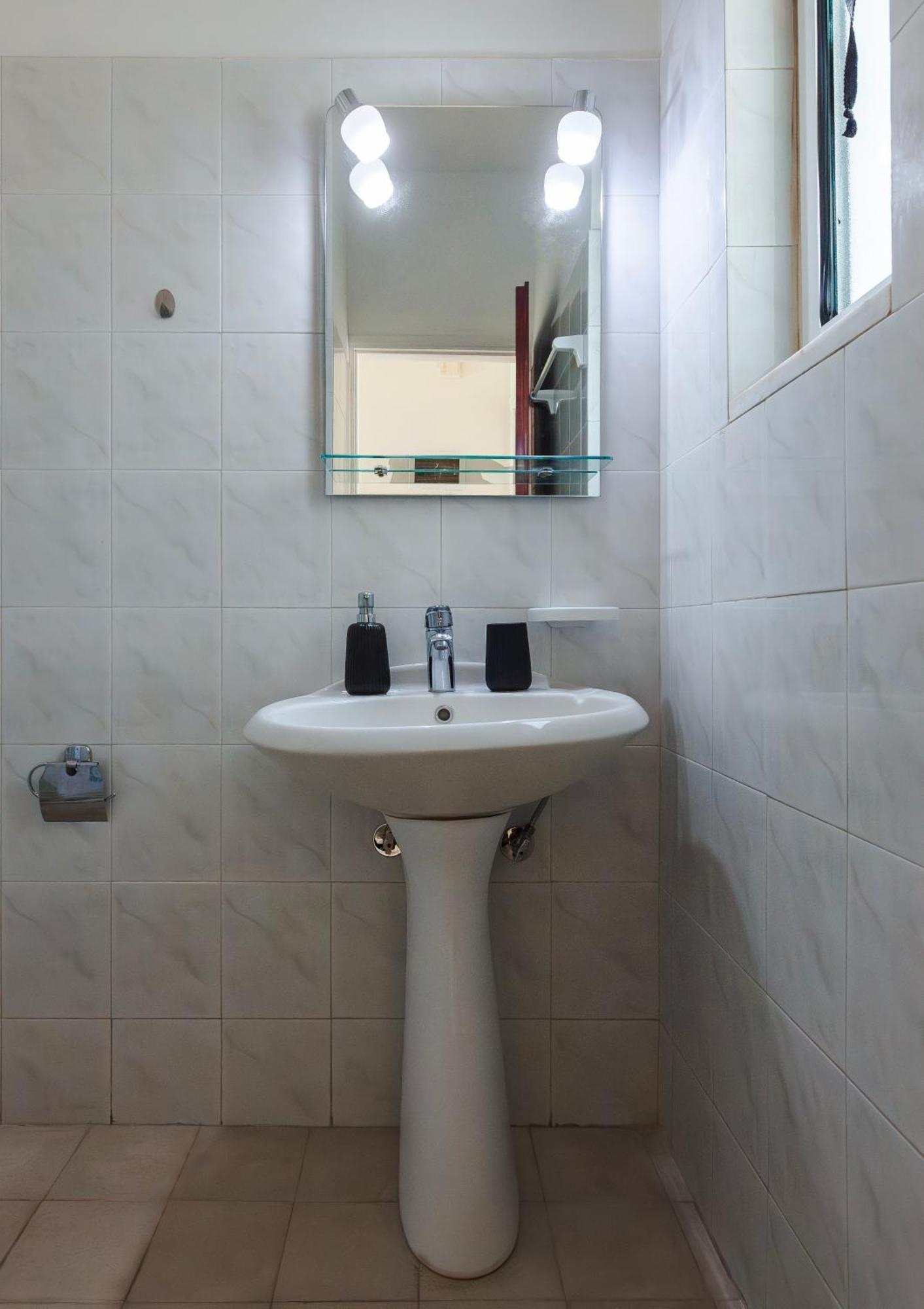 Economisa Apartments Ялисос Екстериор снимка