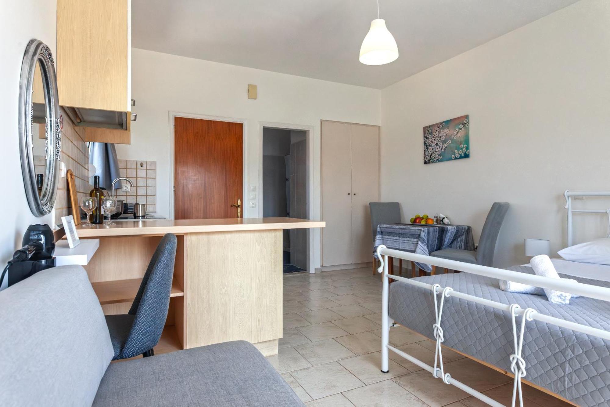 Economisa Apartments Ялисос Екстериор снимка